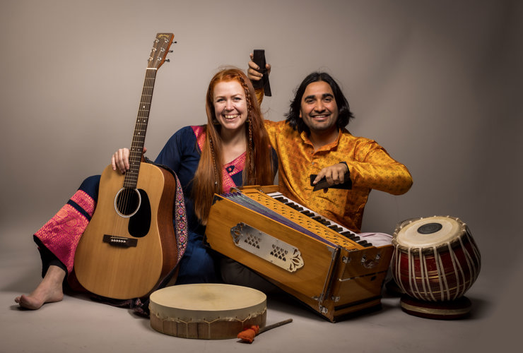 Bild på medlemmarna i Dhamal World Collective