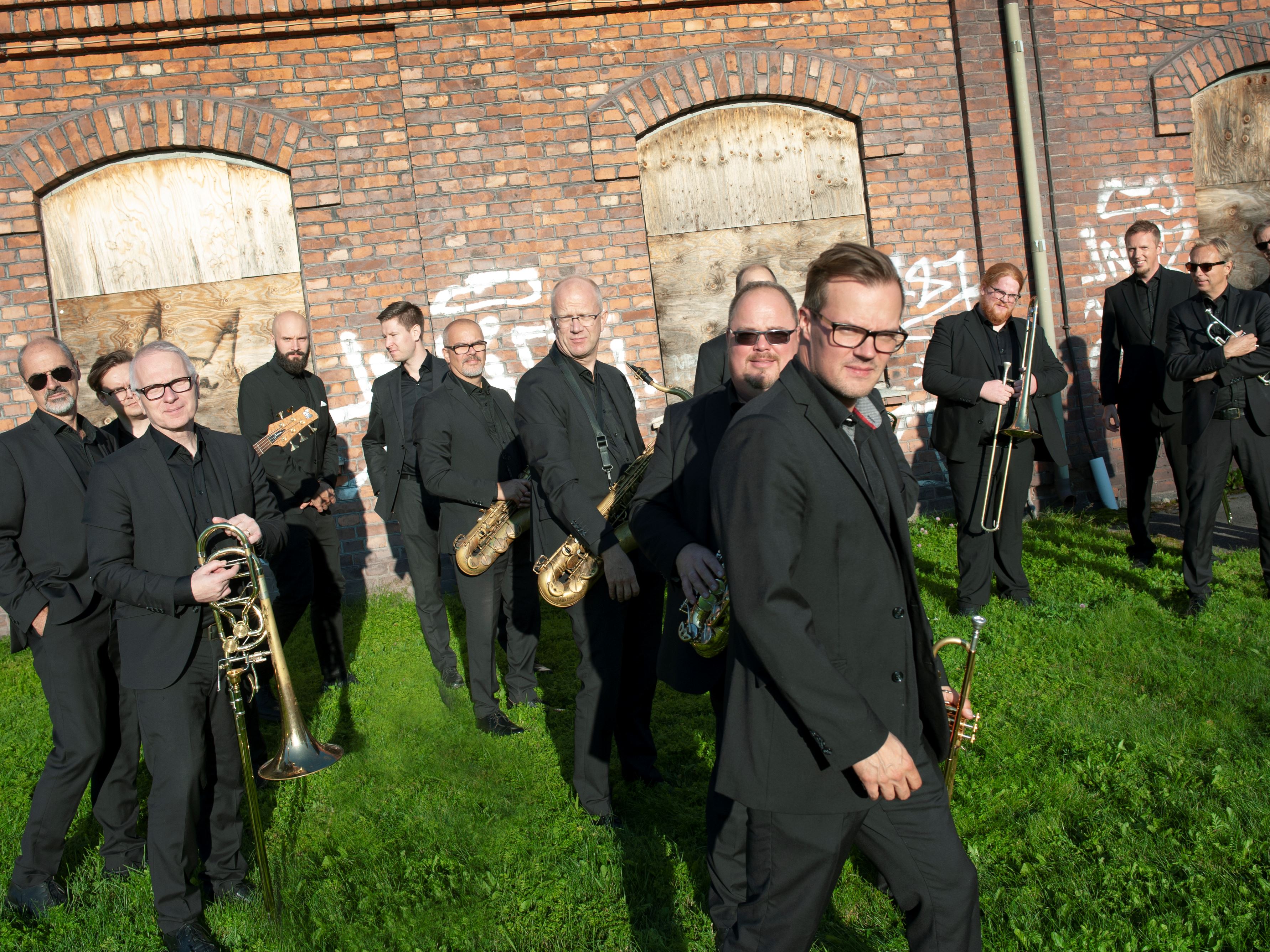 Gruppbild på musikerna i Norrbotten Big Band