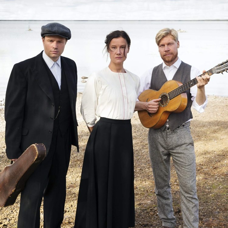 Gruppbild på Swede Hollow som består av gruppen Malin Foxdal Trio