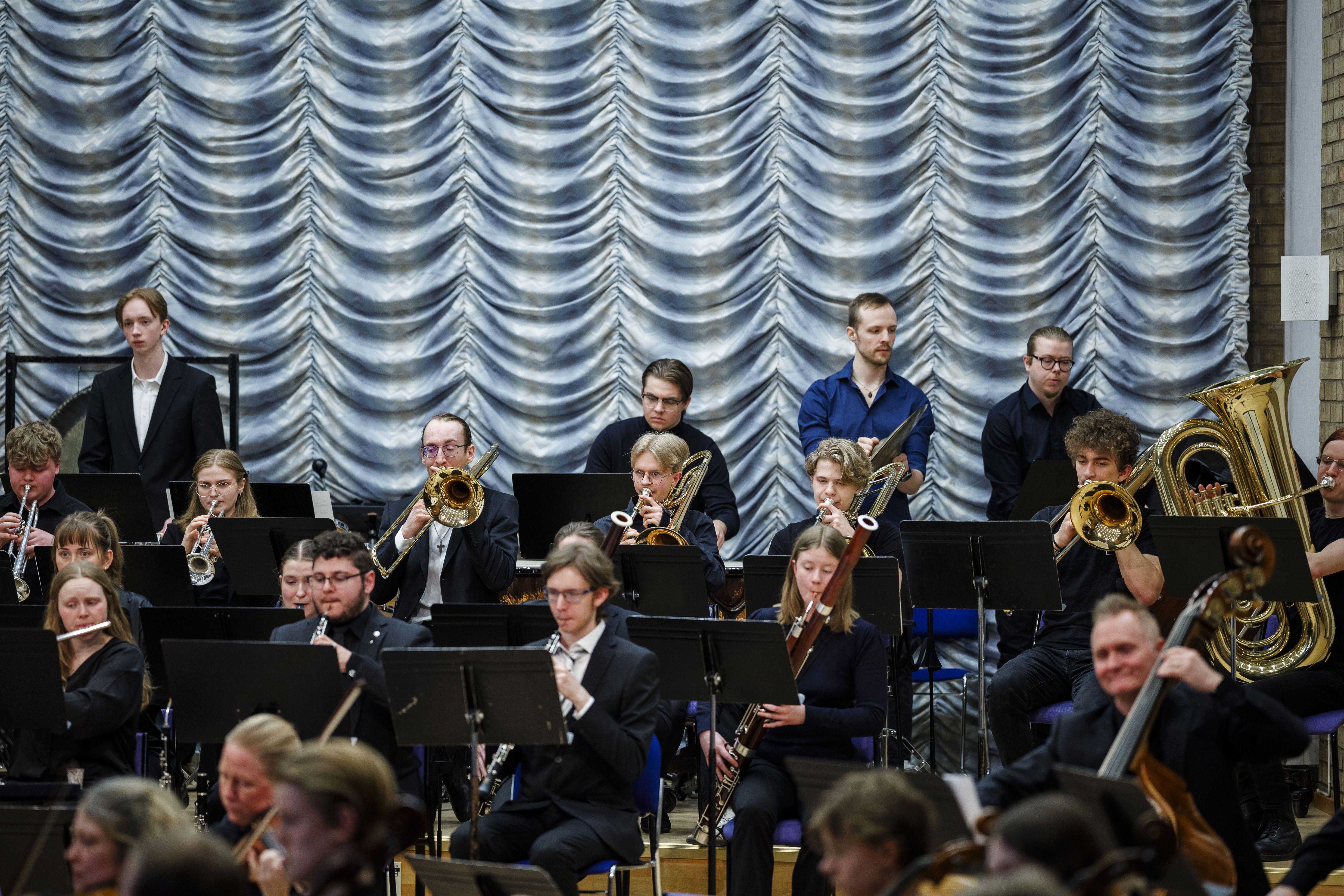 Konsertbild på ungdomarna i Norrbottens Ungdomssymfoniker 