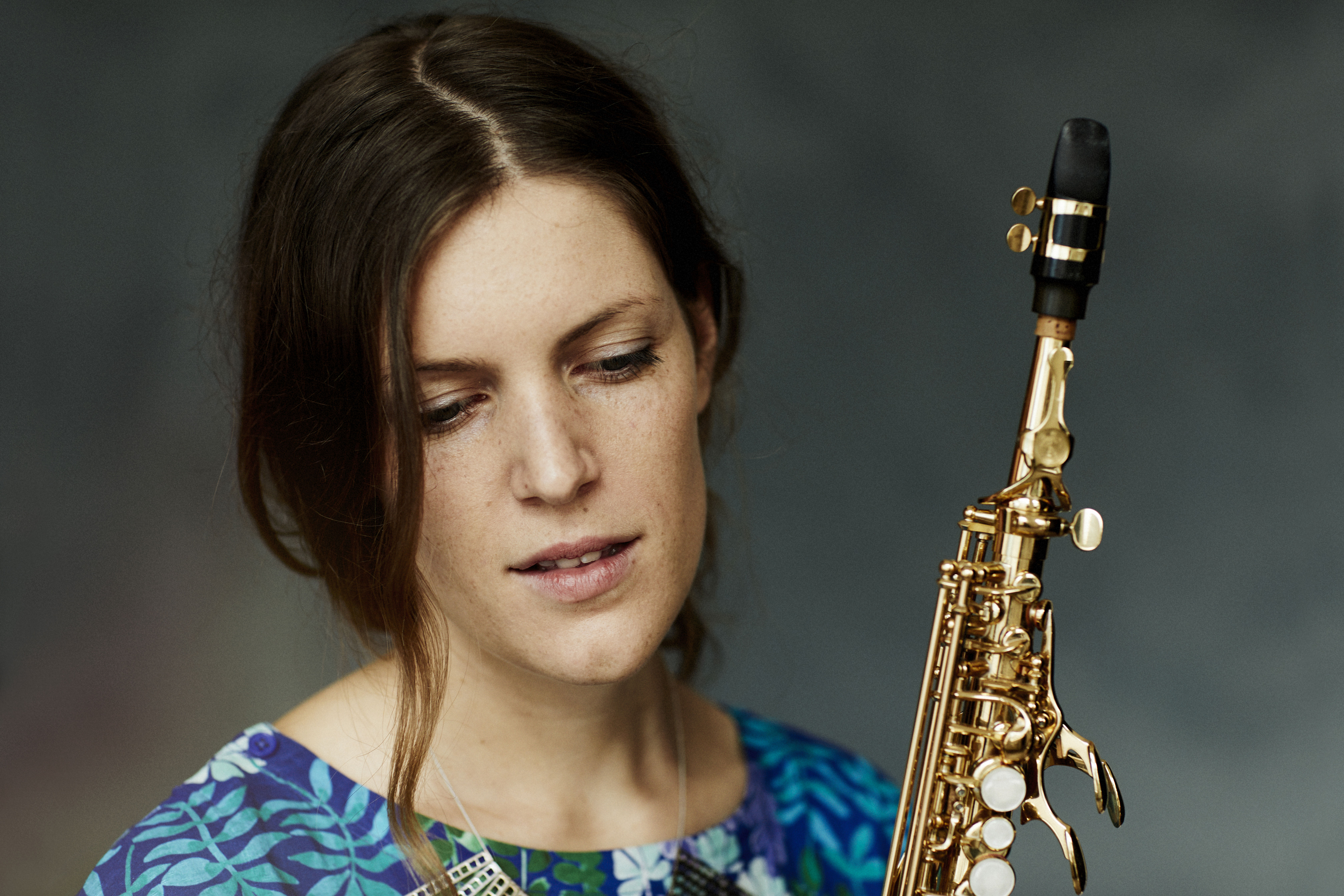 Porträtt på saxofonisten Karolina Almgren